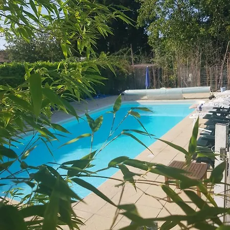 Le Vieux Couvent Vakantiehuis Deviat
