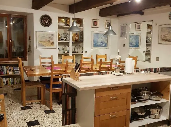 Le Vieux Couvent بيت للعطل Deviat